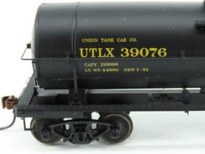 HO Scale Red Caboose RR-33001-45 UTLX 10K Gallon Single Dome Tank Car #39076