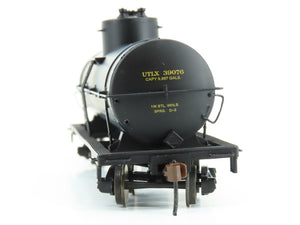 HO Scale Red Caboose RR-33001-45 UTLX 10K Gallon Single Dome Tank Car #39076