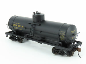 HO Scale Red Caboose RR-33001-45 UTLX 10K Gallon Single Dome Tank Car #39076