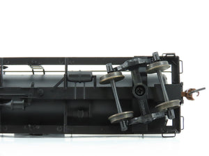 HO Scale Red Caboose RR-33001-45 UTLX 10K Gallon Single Dome Tank Car #39076