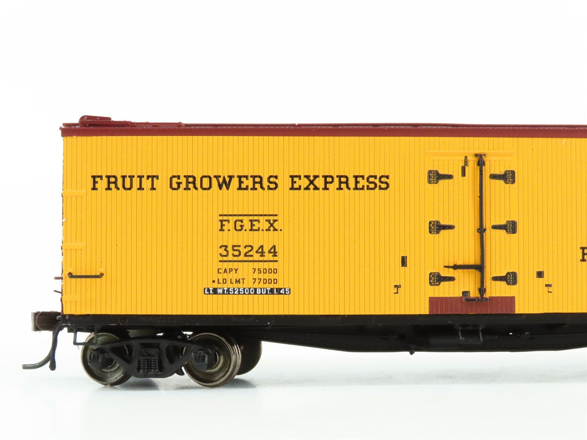 HO Atlas Master Line 20001477 FGEX Fruit Growers Express 40&#39; Wood Reefer #35244