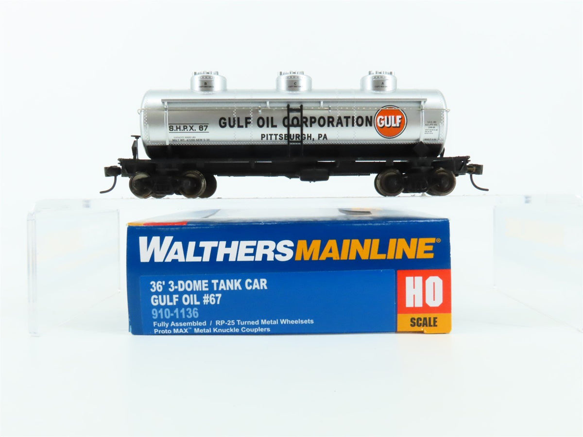 HO Scale Walthers Mainline #910-1136 SHPX Gulf Oil Corp 36&#39; 3 Dome Tank Car #67