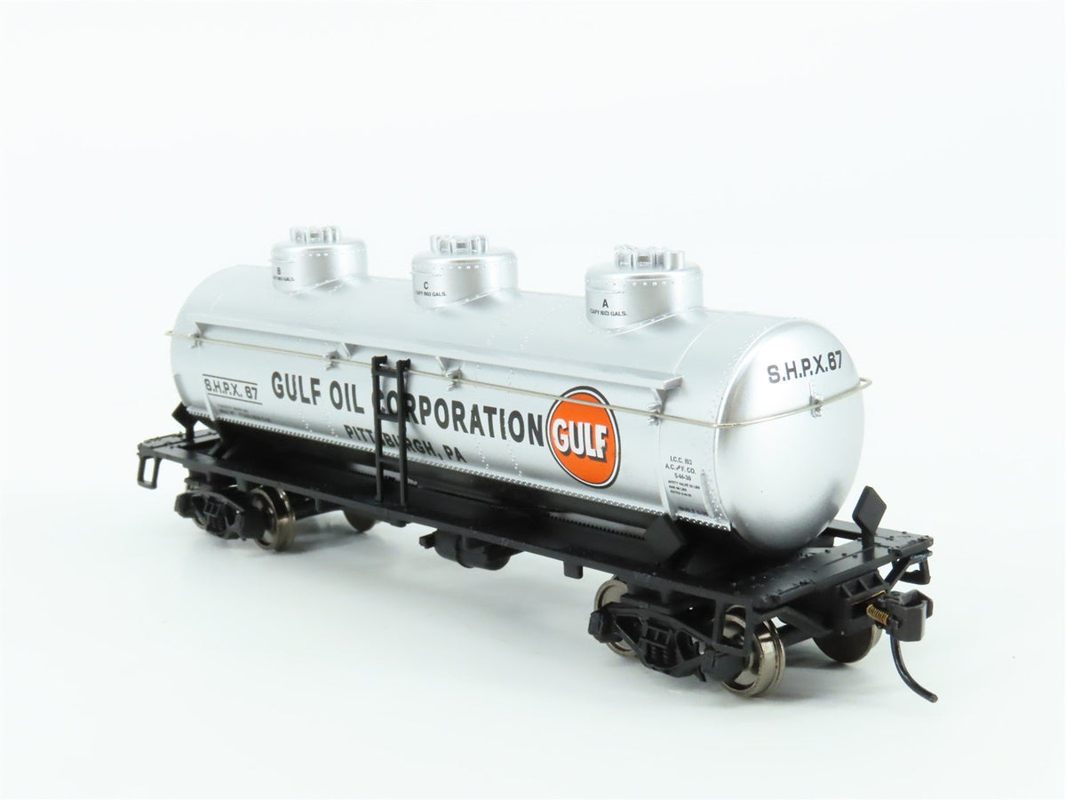 HO Scale Walthers Mainline #910-1136 SHPX Gulf Oil Corp 36&#39; 3 Dome Tank Car #67