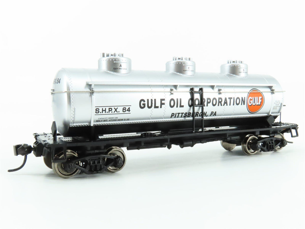 HO Scale Walthers Mainline #910-1135 SHPX Gulf Oil Corp 36&#39; 3 Dome Tank Car #64