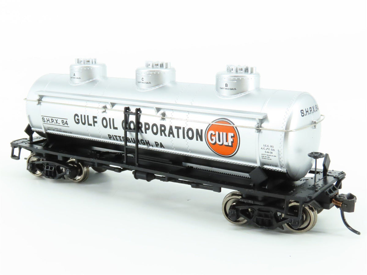 HO Scale Walthers Mainline #910-1135 SHPX Gulf Oil Corp 36&#39; 3 Dome Tank Car #64