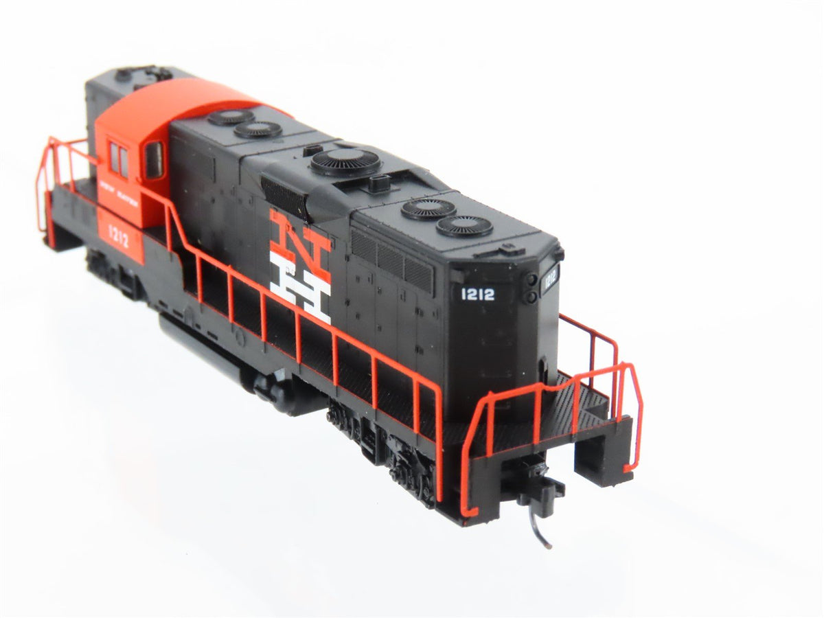 Z Scale Micro-Trains MTL 98201032 NH New Haven &quot;McGinnis&quot; EMD GP9 Diesel #1212