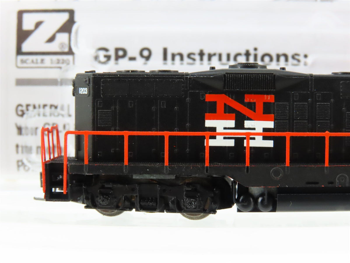 Z Scale Micro-Trains MTL 98201031 NH New Haven &quot;McGinnis&quot; EMD GP9 Diesel #1203