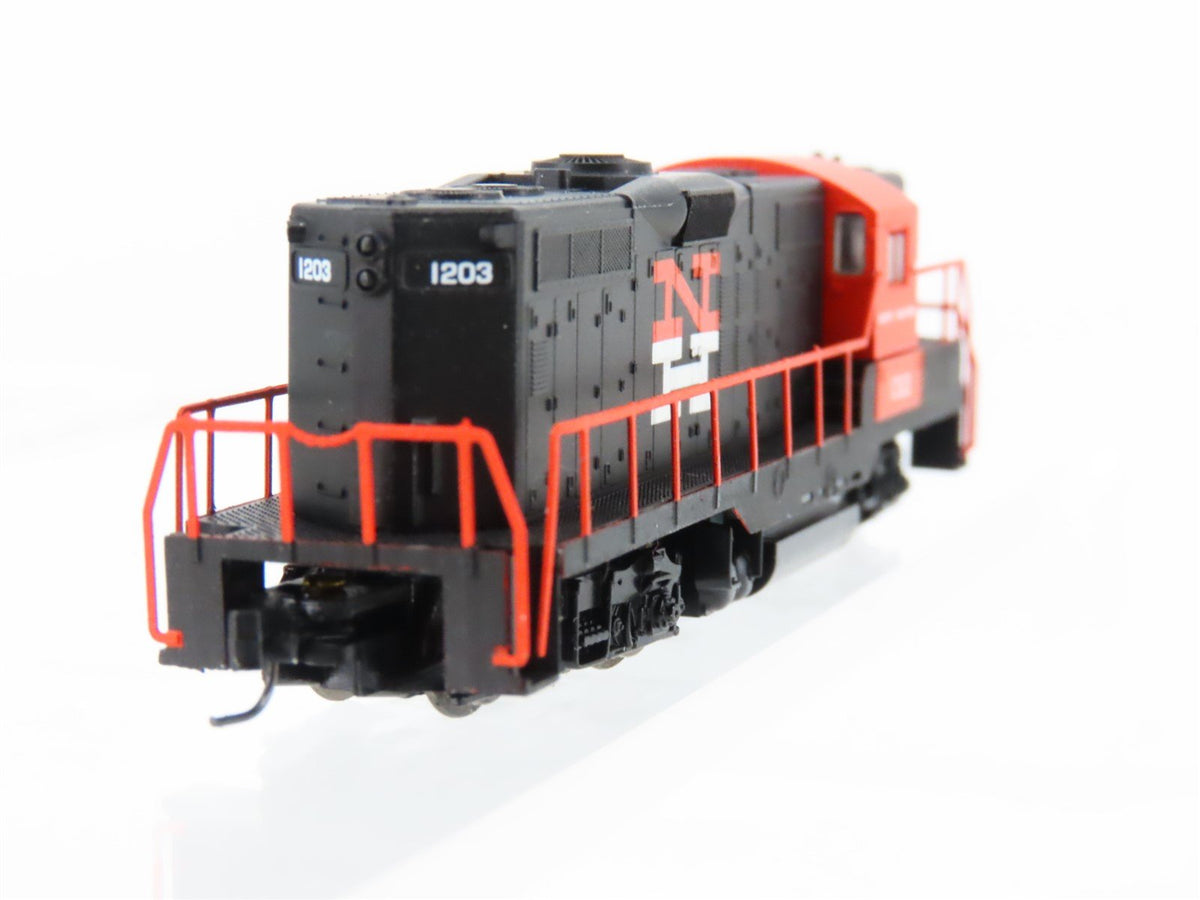 Z Scale Micro-Trains MTL 98201031 NH New Haven &quot;McGinnis&quot; EMD GP9 Diesel #1203