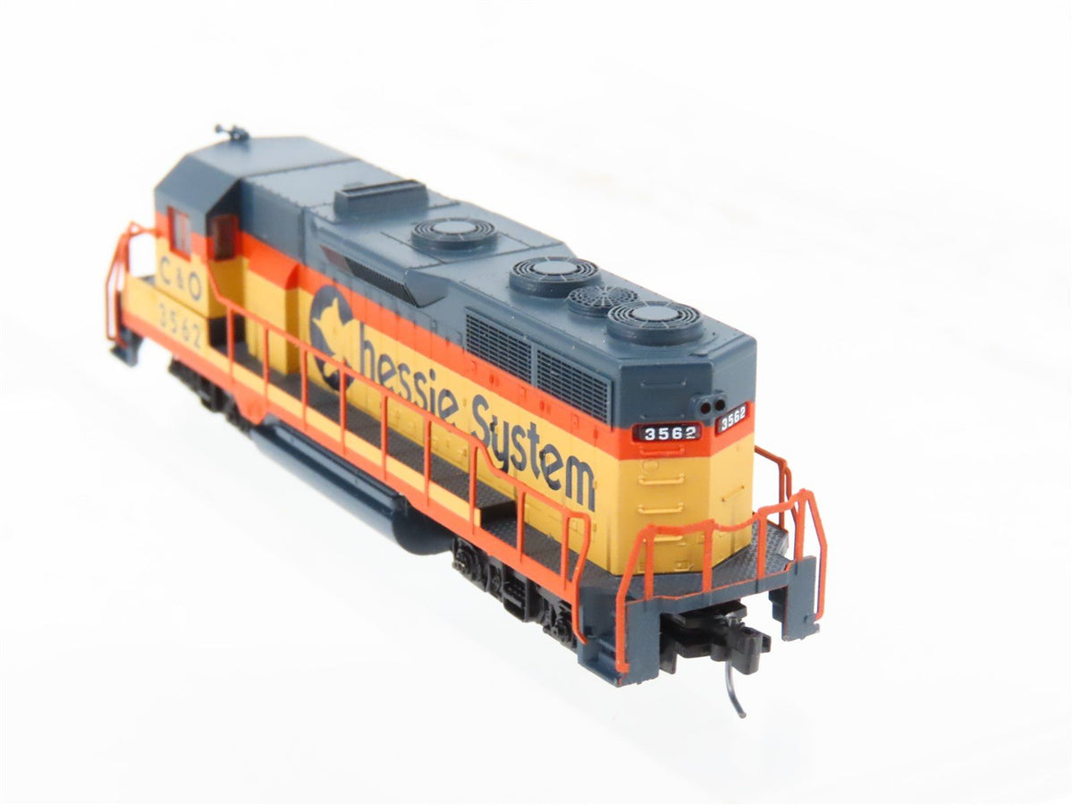 Z Scale Micro-Trains MTL 98101050 C&amp;O Chessie System EMD GP35 Diesel #3562