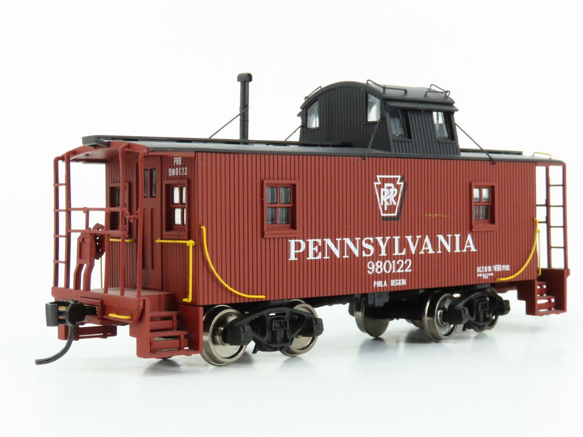 HO Walthers Platinum Line #932-7642 PRR Pennsylvania N6B Wood Caboose #980122