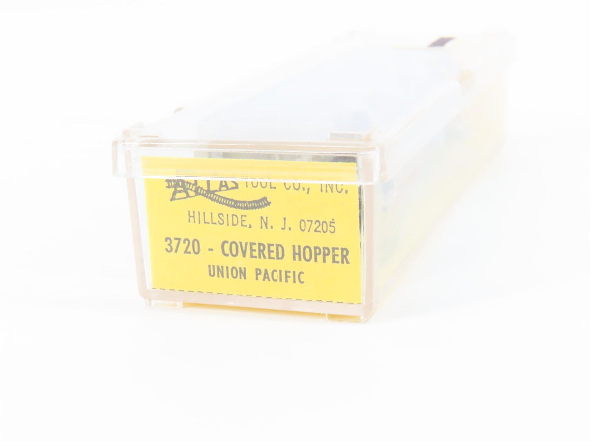 N Scale Atlas 3720 UP Union Pacific 3-Bay Covered Hopper #19711