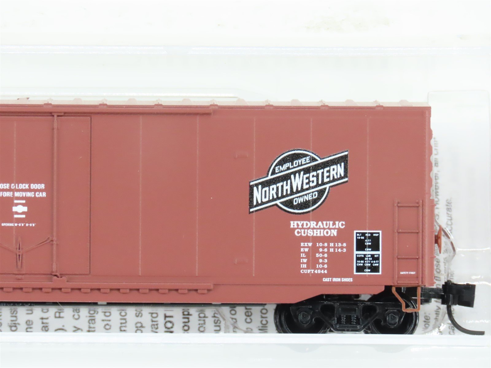N Micro-Trains MTL 18100100 CNW Chicago Northwestern 50' Boxcar #150099