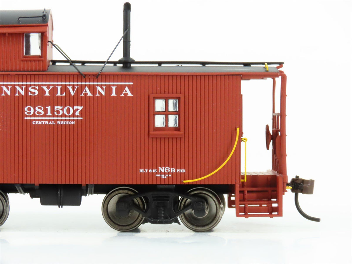 HO Scale Walthers Platinum Line 932-27641 PRR Pennsylvania N6B Caboose 2-pack