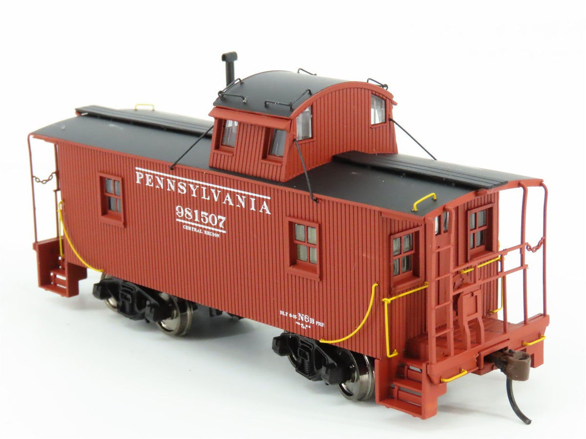 HO Scale Walthers Platinum Line 932-27641 PRR Pennsylvania N6B Caboose 2-pack