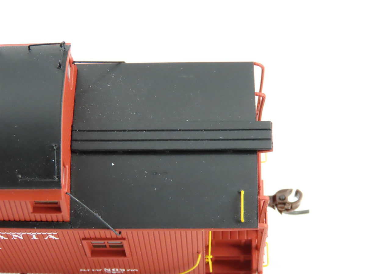 HO Scale Walthers Platinum Line 932-27641 PRR Pennsylvania N6B Caboose 2-pack