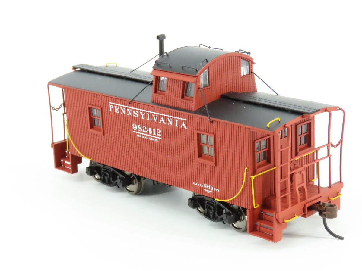 HO Scale Walthers Platinum Line 932-27641 PRR Pennsylvania N6B Caboose 2-pack