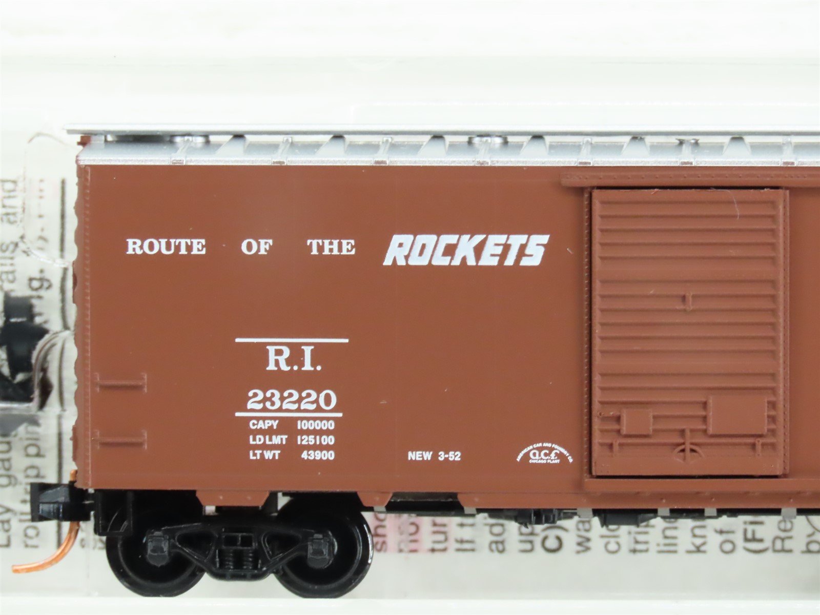 N Scale Micro-Trains MTL 20700 RI Route Of The Rockets 40' Boxcar #23220