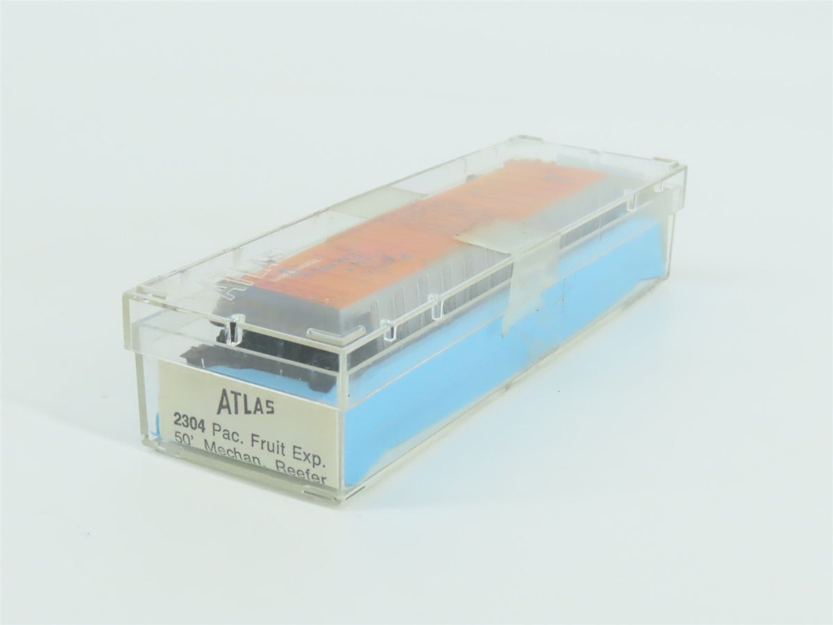N Scale Atlas 2304 UP PFE Pacific Fruit Express 50&#39; Reefer Custom Road #300209