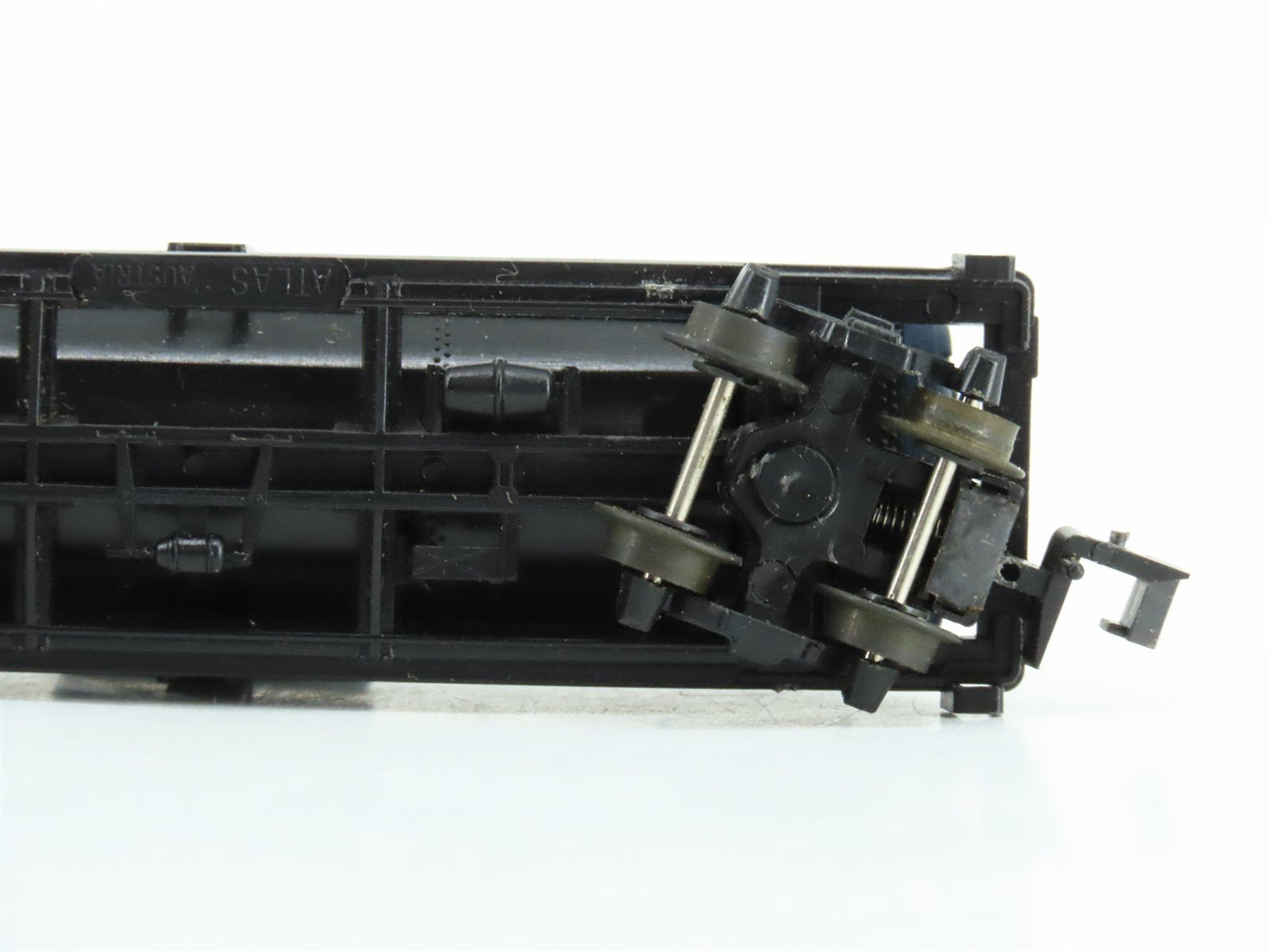 N Scale Atlas 2261 HOKX Gulf Oil Chemical Single Dome Tank Car #56555