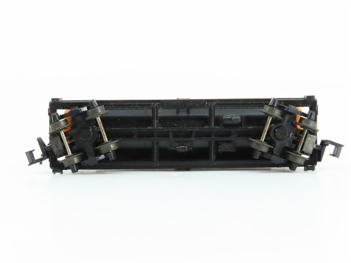 N Scale Atlas 2291 SCCX Shell Oil 3-Dome Tank Car #1245