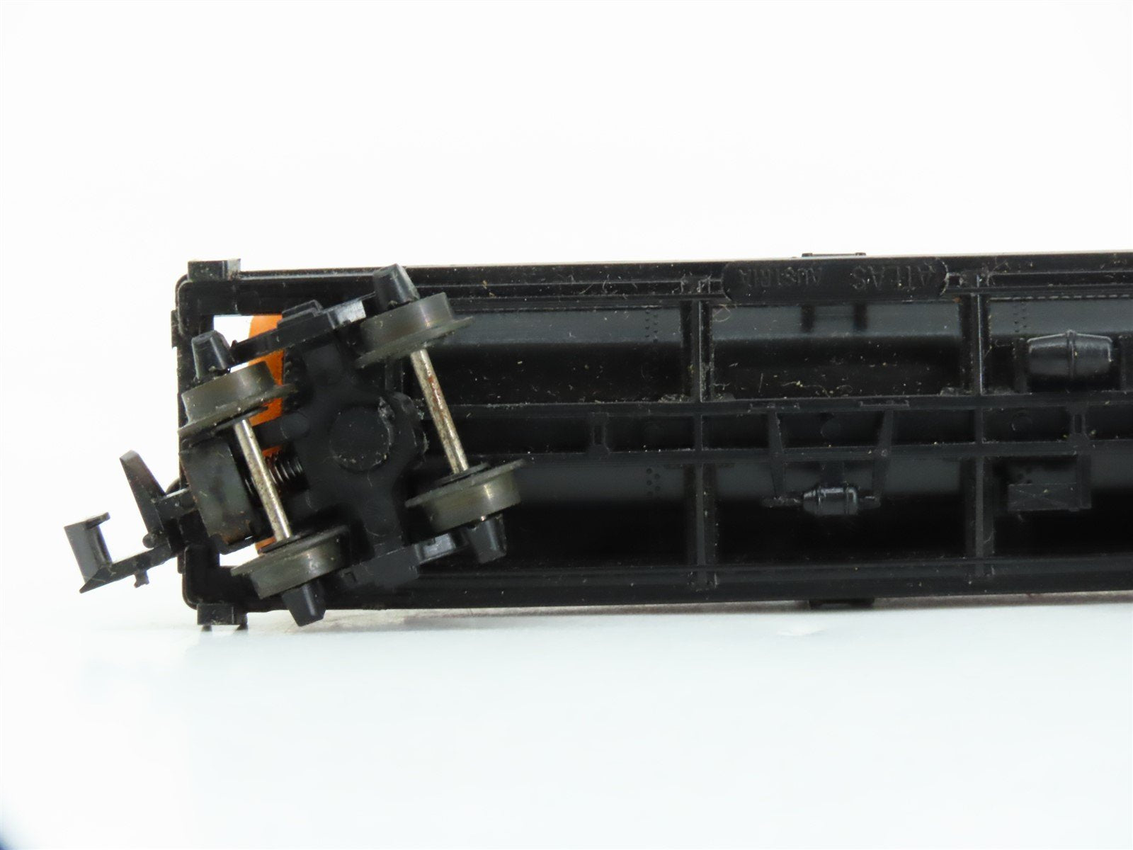 N Scale Atlas 2291 SCCX Shell Oil 3-Dome Tank Car #1245