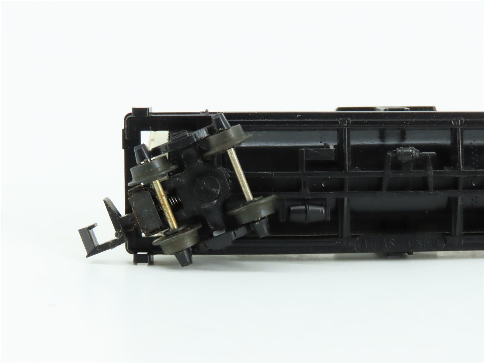 N Scale Atlas 2264 GATX General American Single Dome Chemical Tank Car #83600