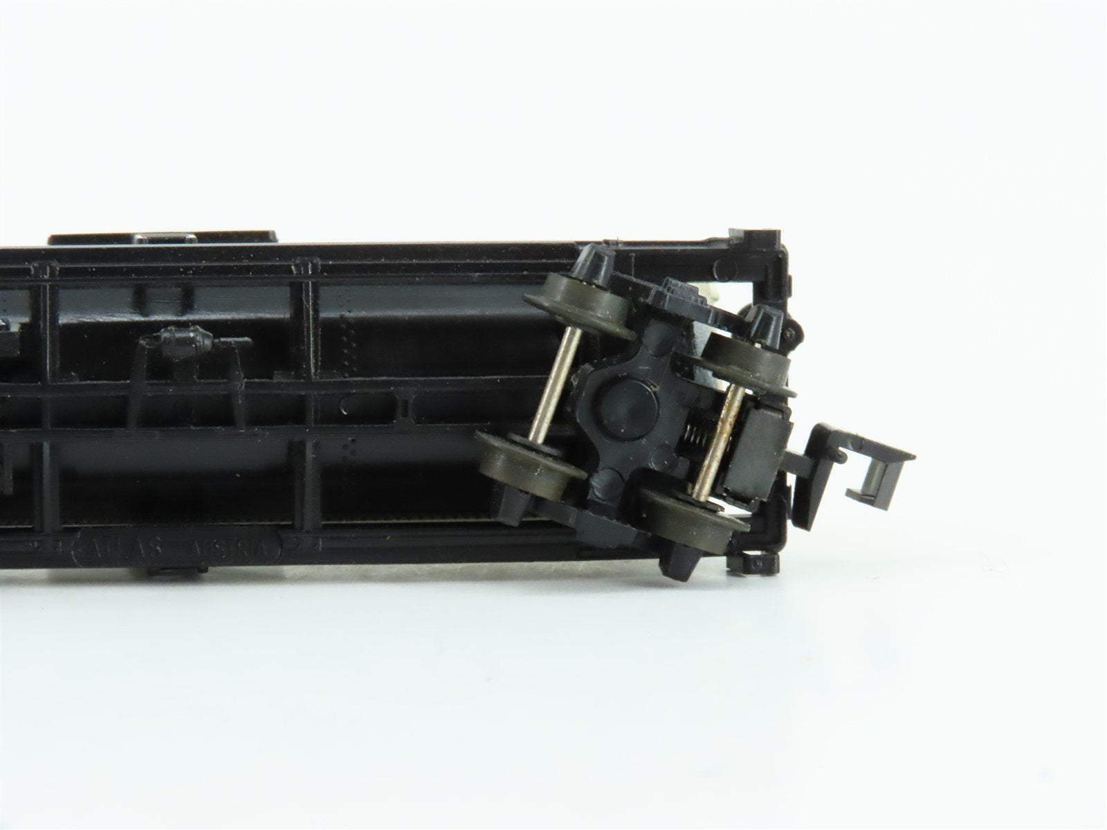 N Scale Atlas 2264 GATX General American Single Dome Chemical Tank Car #83600