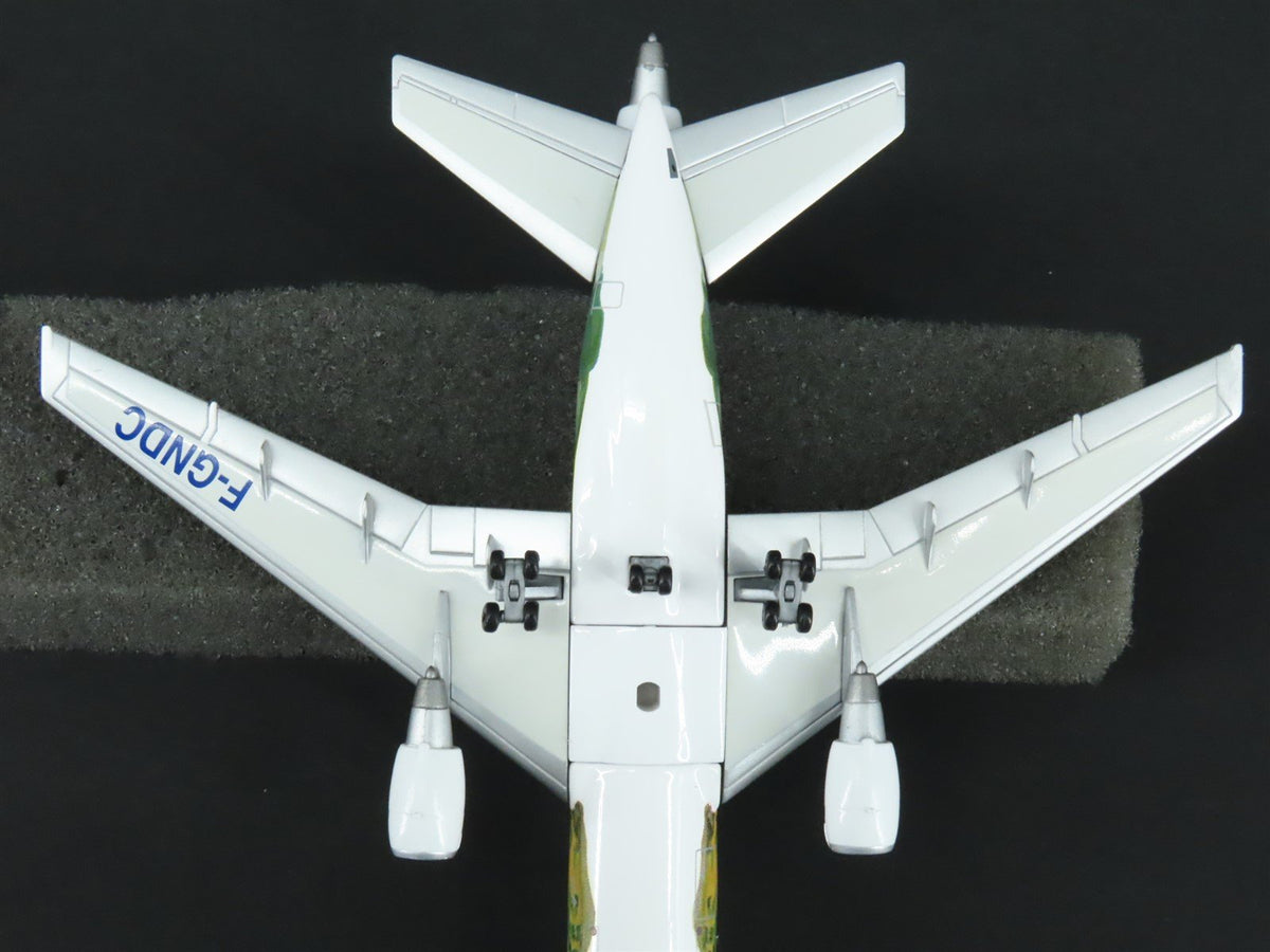 1:400 Scale Dragon Wings 55328 Die-Cast AOM McDonnell Douglas DC-10-30 Aircraft