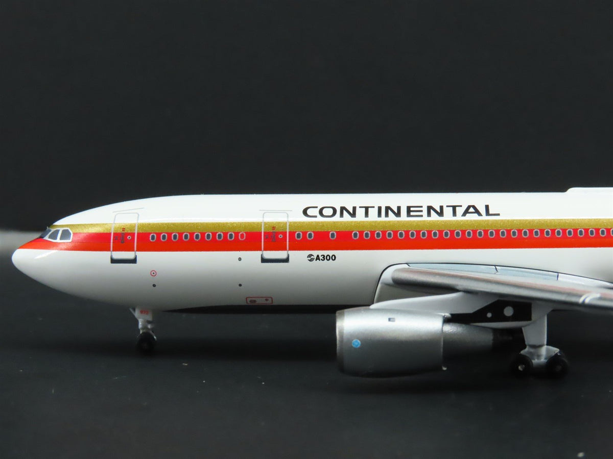 1:400 Scale Aero Classics Die-Cast Continental Airbus A300B2/B4 Aircraft N972C