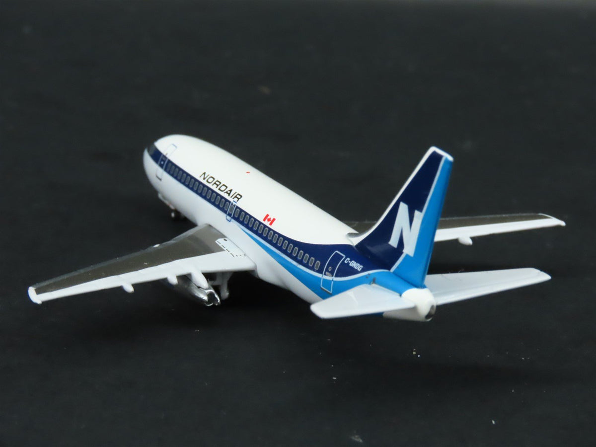 1:400 Scale Aero Classics Limited Edition Nordair B-737-2T4 Aircraft C-GNDG