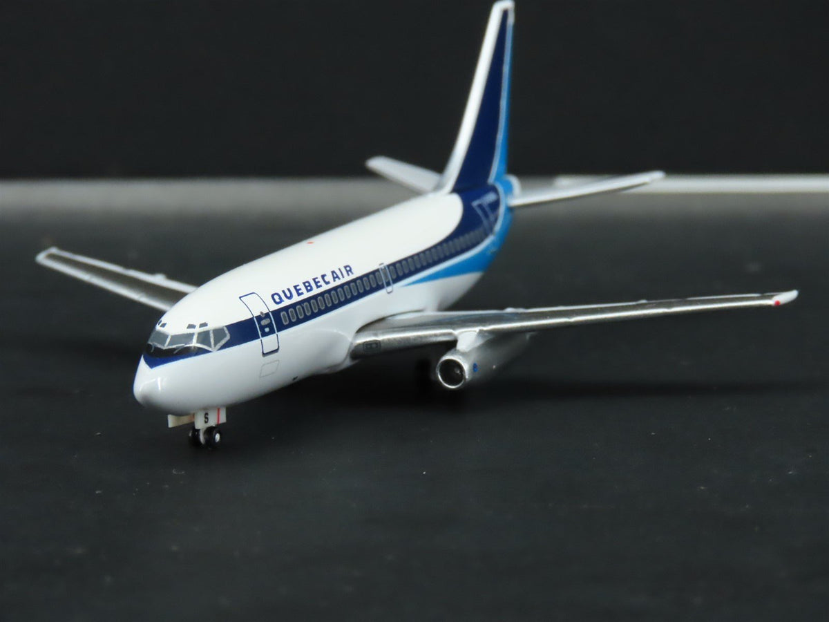 1:400 Scale Aero Classics Die-Cast Quebecair Boeing B-737-200 Aircraft C-GQBS