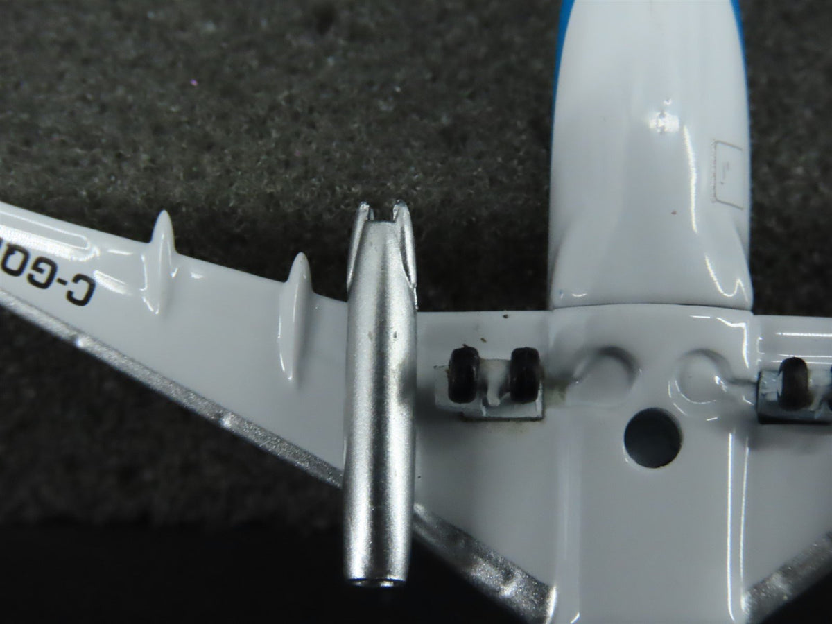 1:400 Scale Aero Classics Die-Cast Quebecair Boeing B-737-200 Aircraft C-GQBS