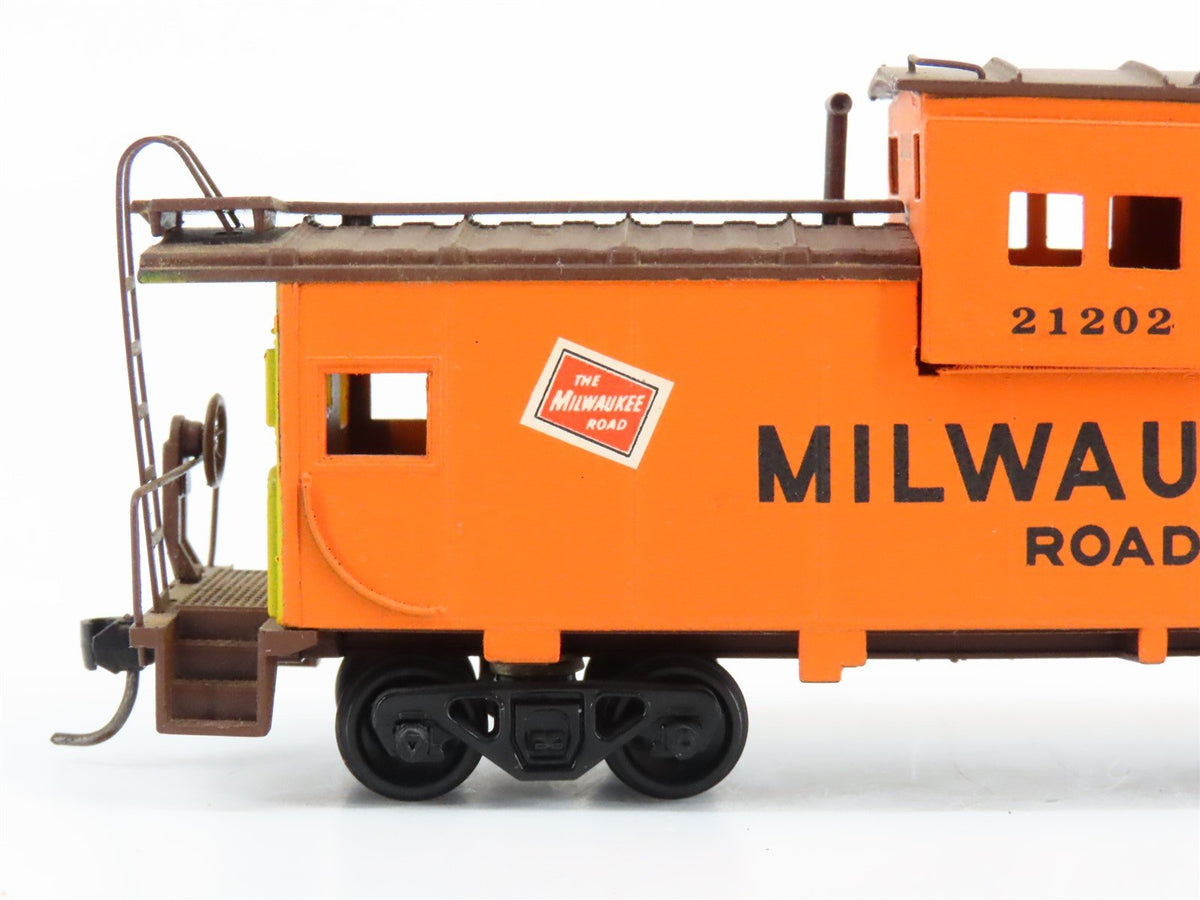 HO Scale Athearn MILW Milwaukee Road Extended Vision Caboose #21202 - Custom