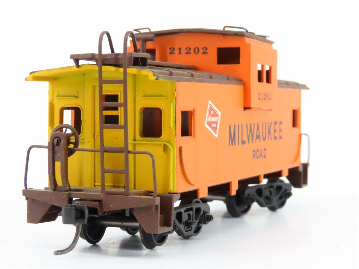 HO Scale Athearn MILW Milwaukee Road Extended Vision Caboose #21202 - Custom