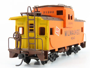 HO Scale Athearn MILW Milwaukee Road Extended Vision Caboose #21202 - Custom