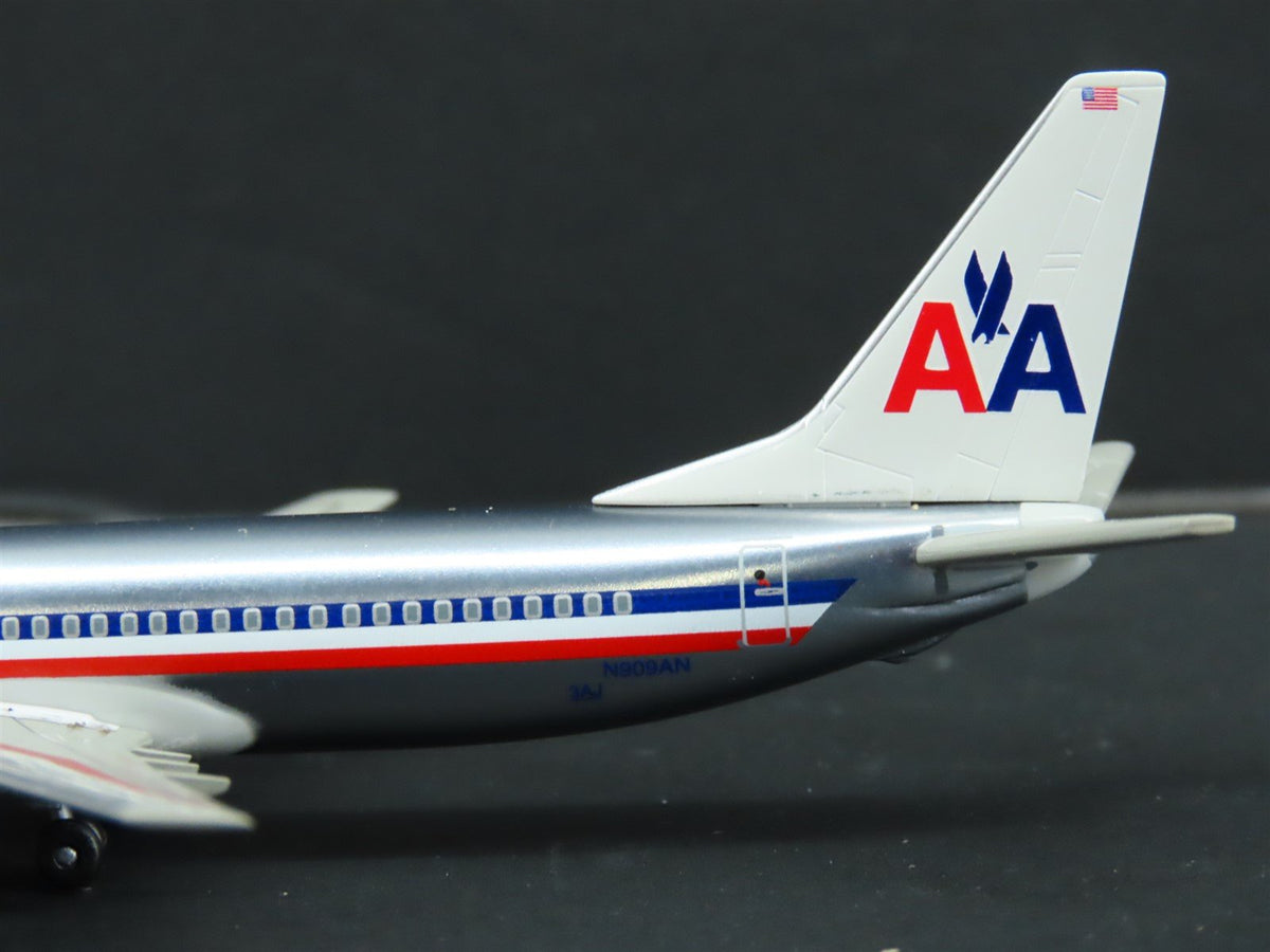 1:400 Dragon Wings 55242 Die-Cast American Airlines B737-823 Airliner