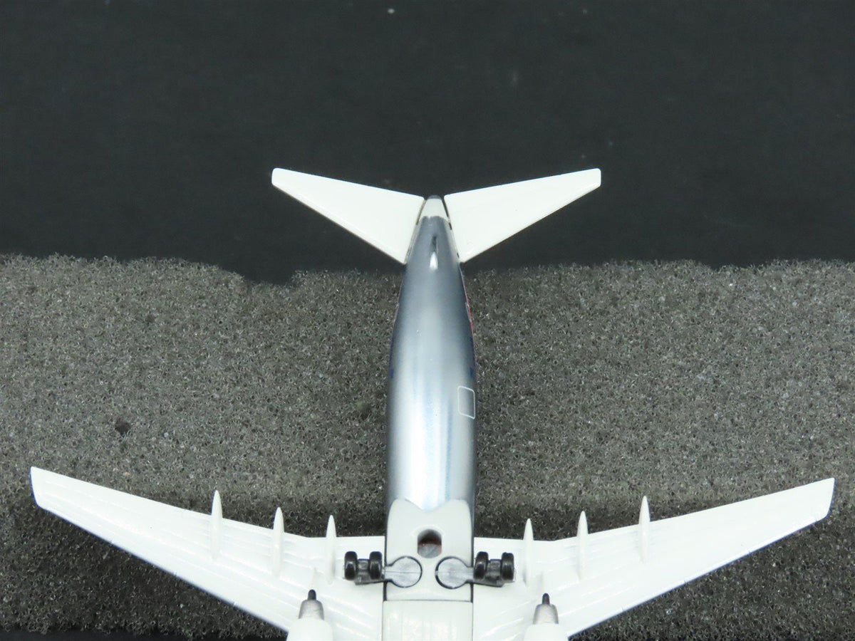 1:400 Dragon Wings 55245 Die-Cast American Airlines Boeing 737-823 Airliner