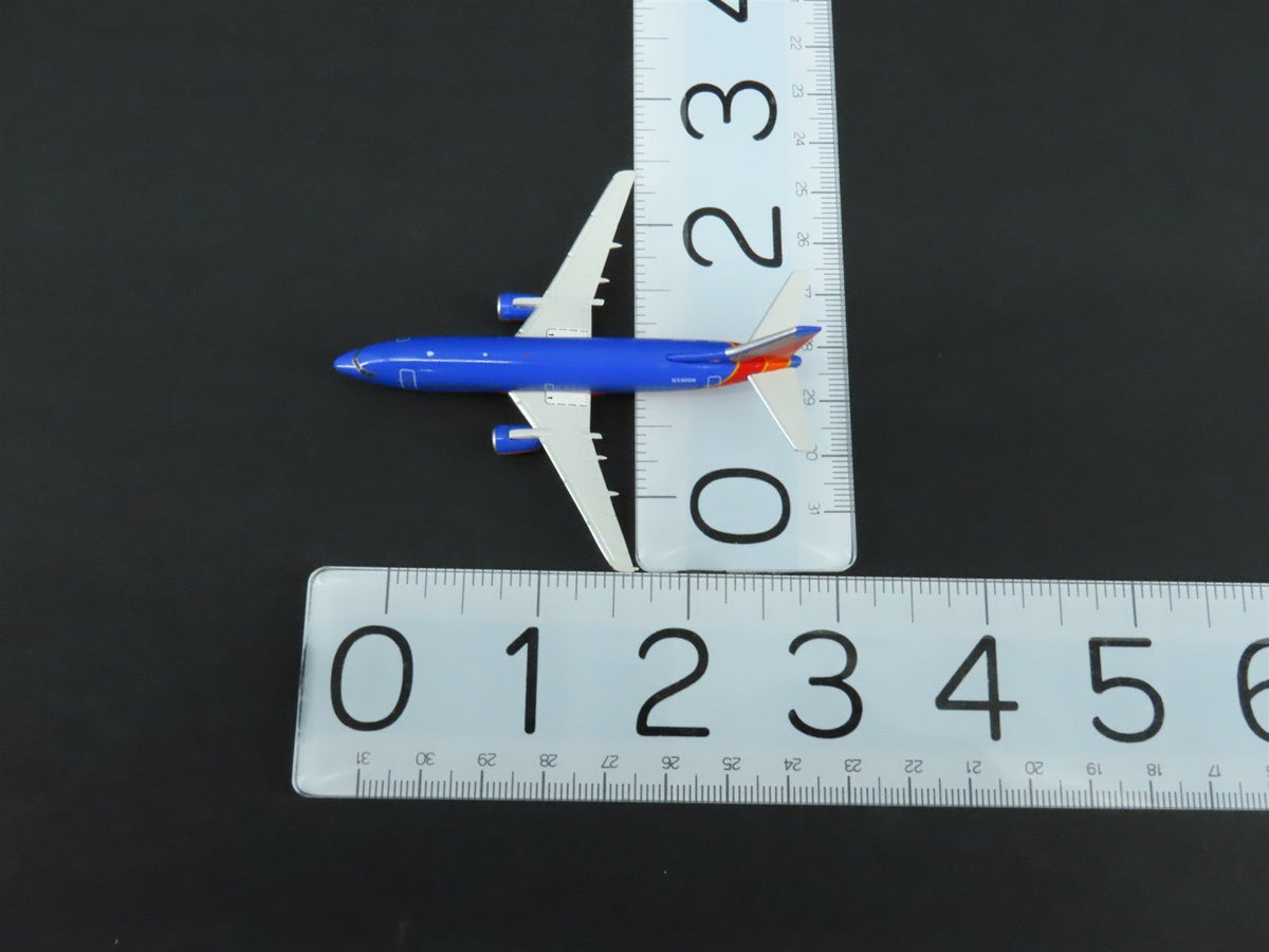 1:400 Gemini Jets GJSWA460 Die-Cast Southwest Airlines B737-300 Airliner