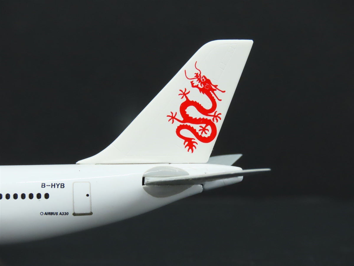 1:400 Scale Sky Club Die-Cast Dragon Air Airbus A330-300 Aircraft B-HYB w/ Stand