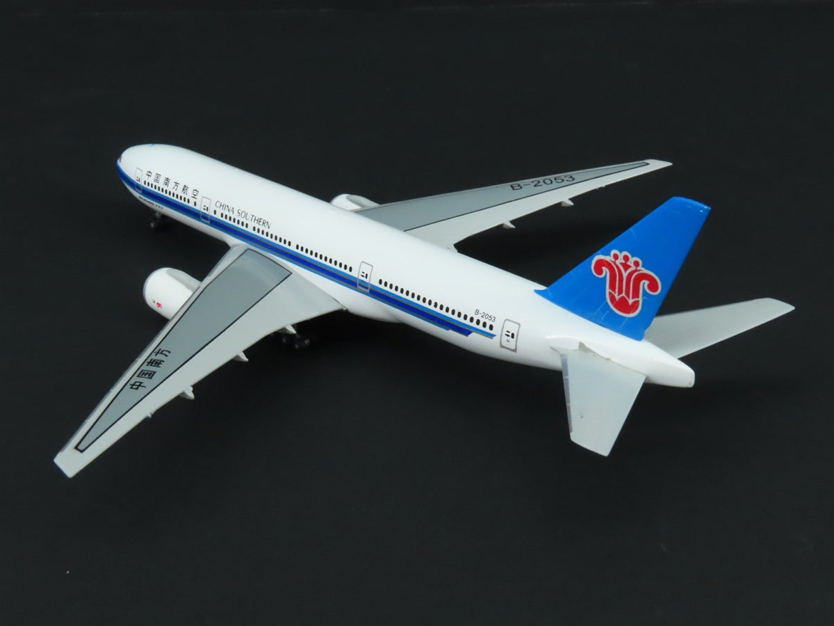 1:400 Dragon Wings 55051 Die-Cast China Southern Boeing B777-200 Aircraft B-2053