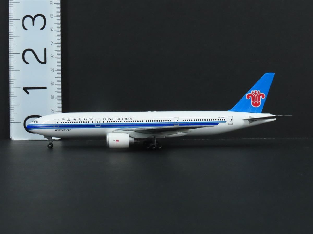 1:400 Dragon Wings 55051 Die-Cast China Southern Boeing B777-200 Aircraft B-2053
