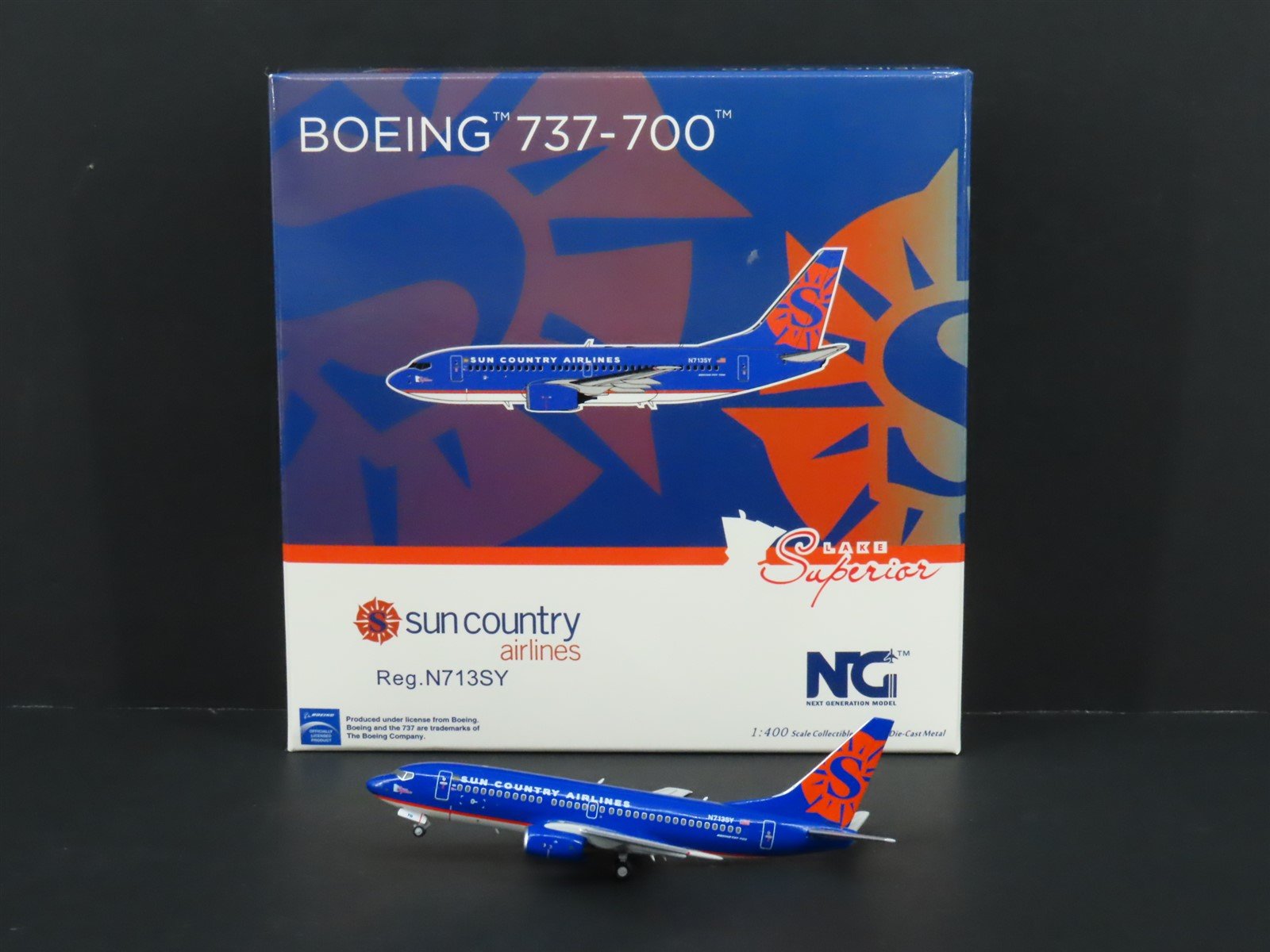 1:400 Scale NG Models 77011 Die-Cast Sun Country Boeing 737-700 Aircraft N713SY