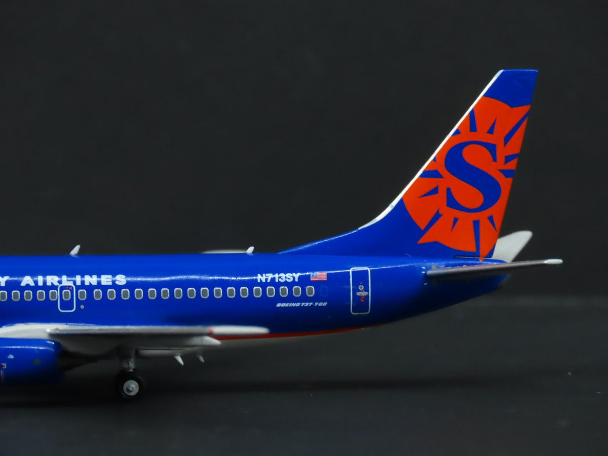 1:400 Scale NG Models 77011 Die-Cast Sun Country Boeing 737-700 Aircraft N713SY