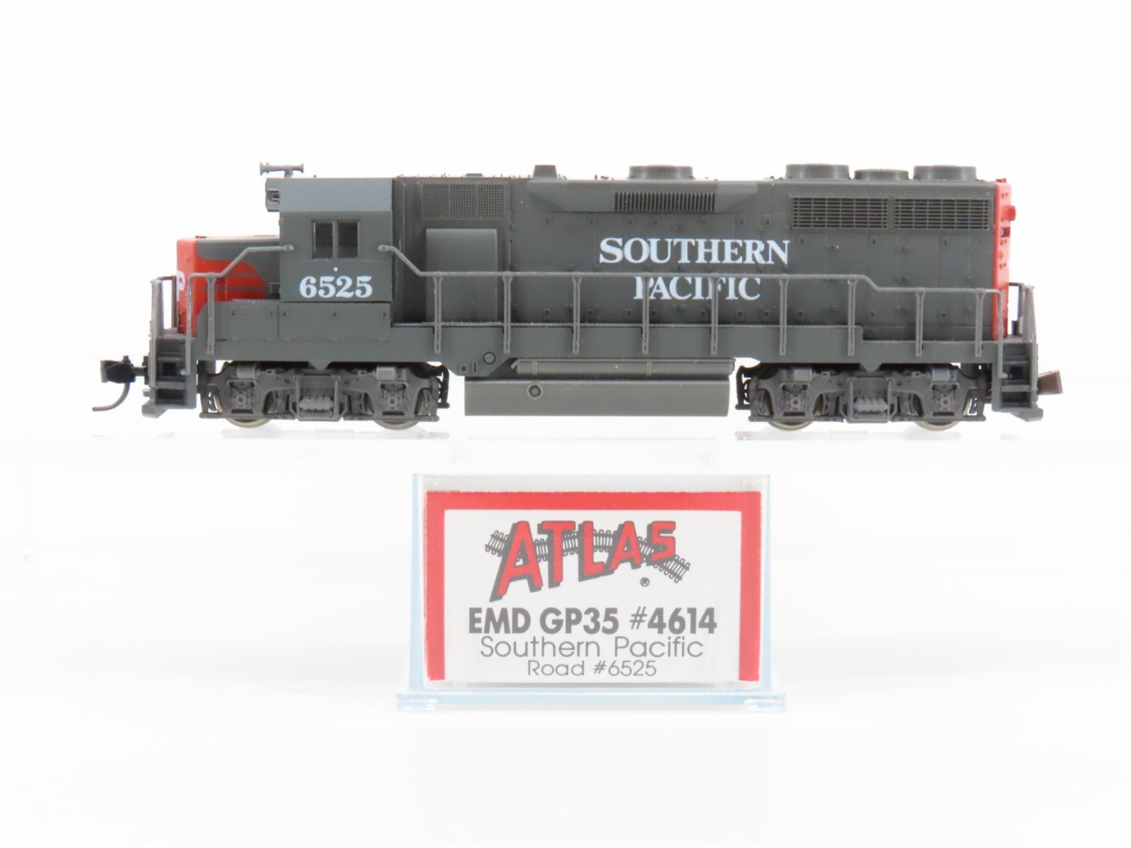 N Scale Atlas 4614 SP Southern Pacific "Bloody Nose" EMD GP35 Diesel #6525