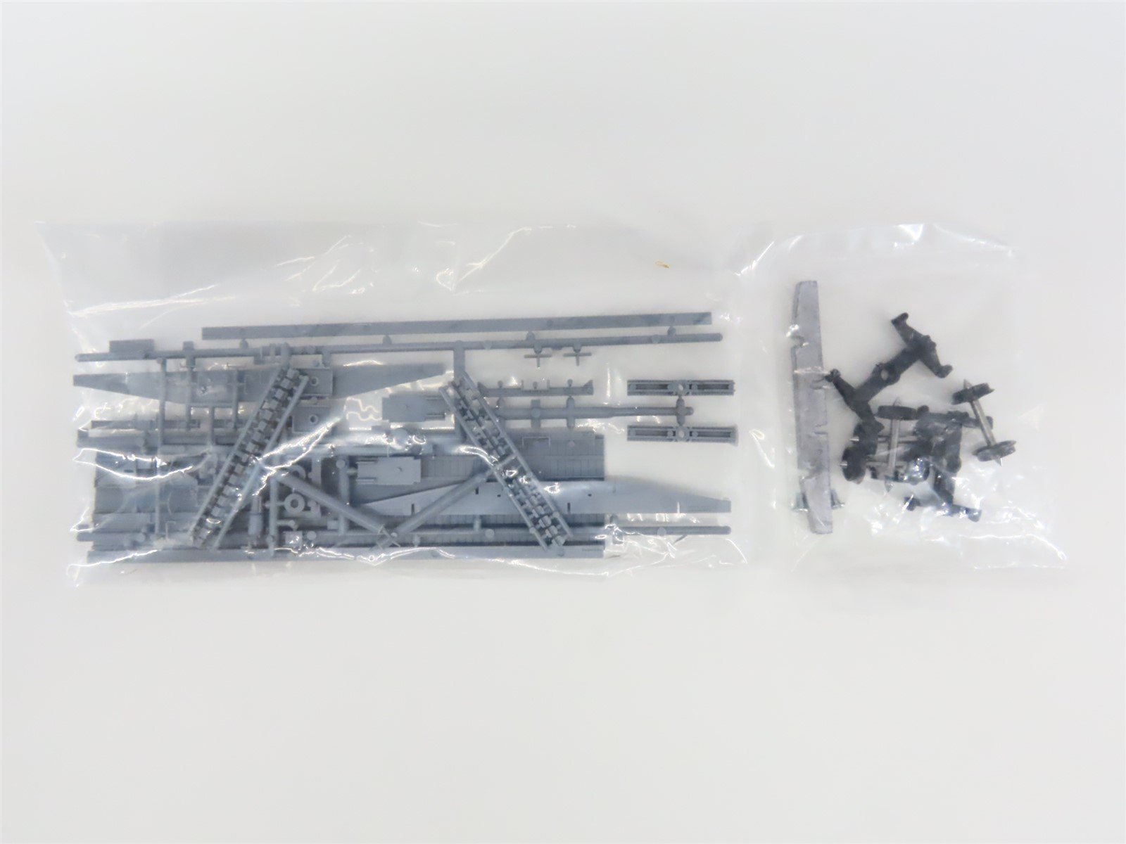 HO Scale Tichy Train Group Kit #4021 Undecorated 40' 50 -Ton Flat Car