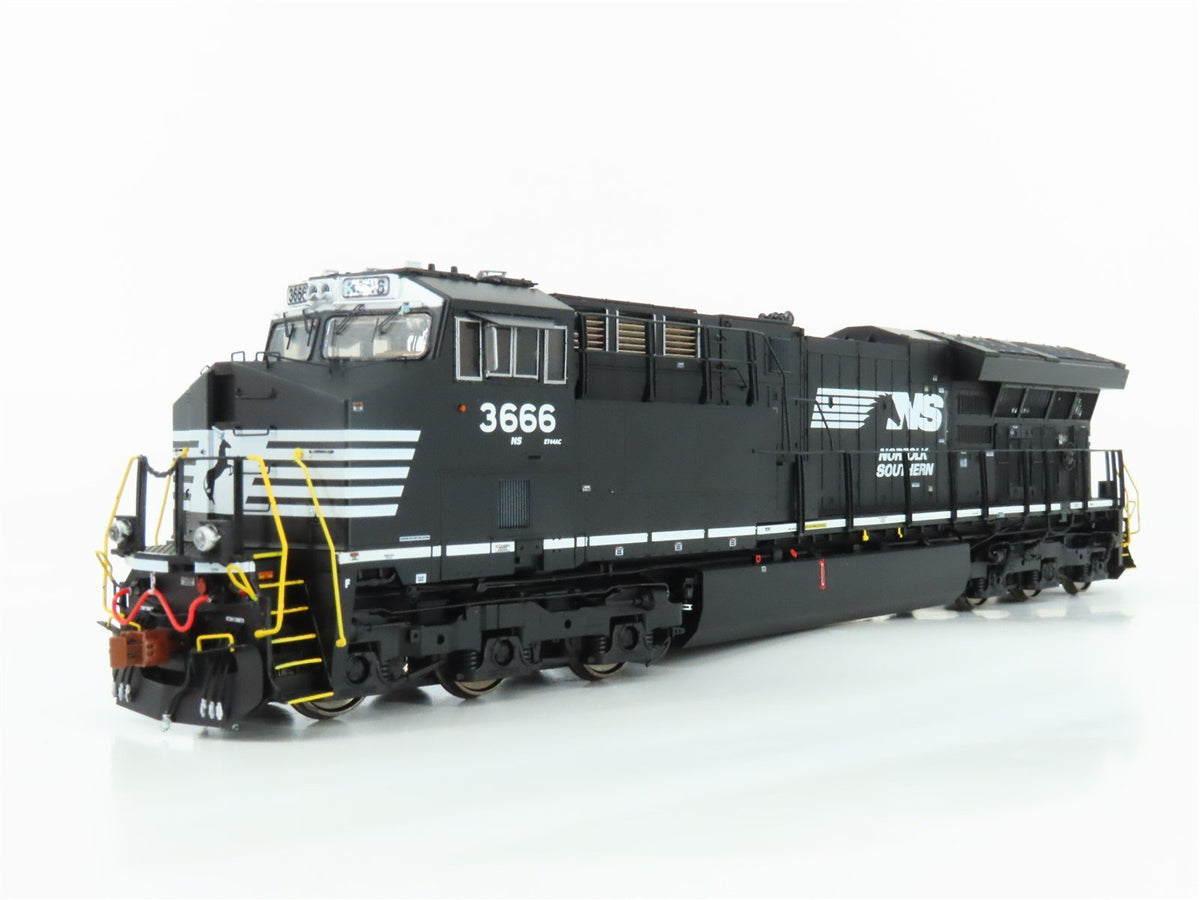 HO ScaleTrains SXT33203 NS &quot;Horsehead&quot; GEVO ET44AC Diesel #3666 w/ DCC &amp; Sound