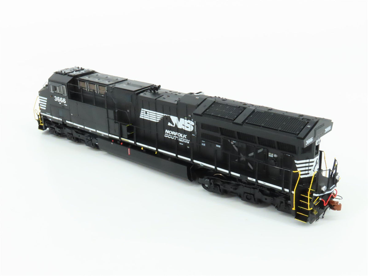 HO ScaleTrains SXT33203 NS &quot;Horsehead&quot; GEVO ET44AC Diesel #3666 w/ DCC &amp; Sound