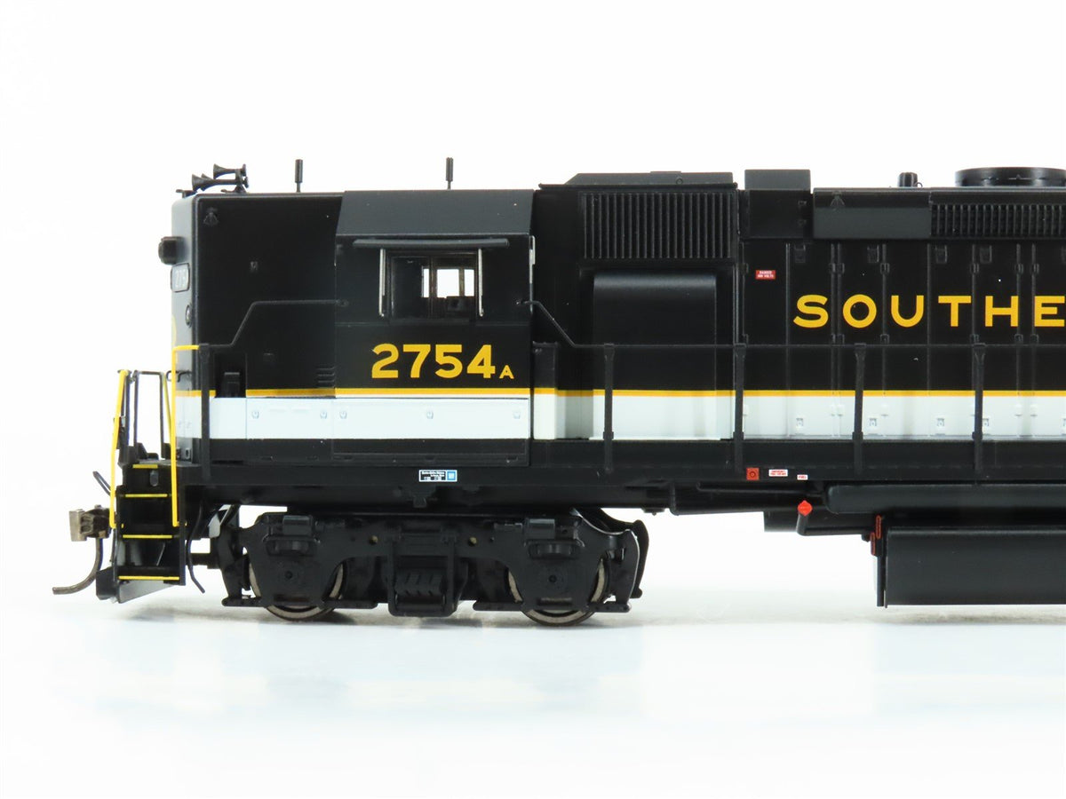 HO Scale Rapido 38013 SOU Southern &quot;Tuxedo&quot; EMD GP38 Diesel #2754A - DCC Ready