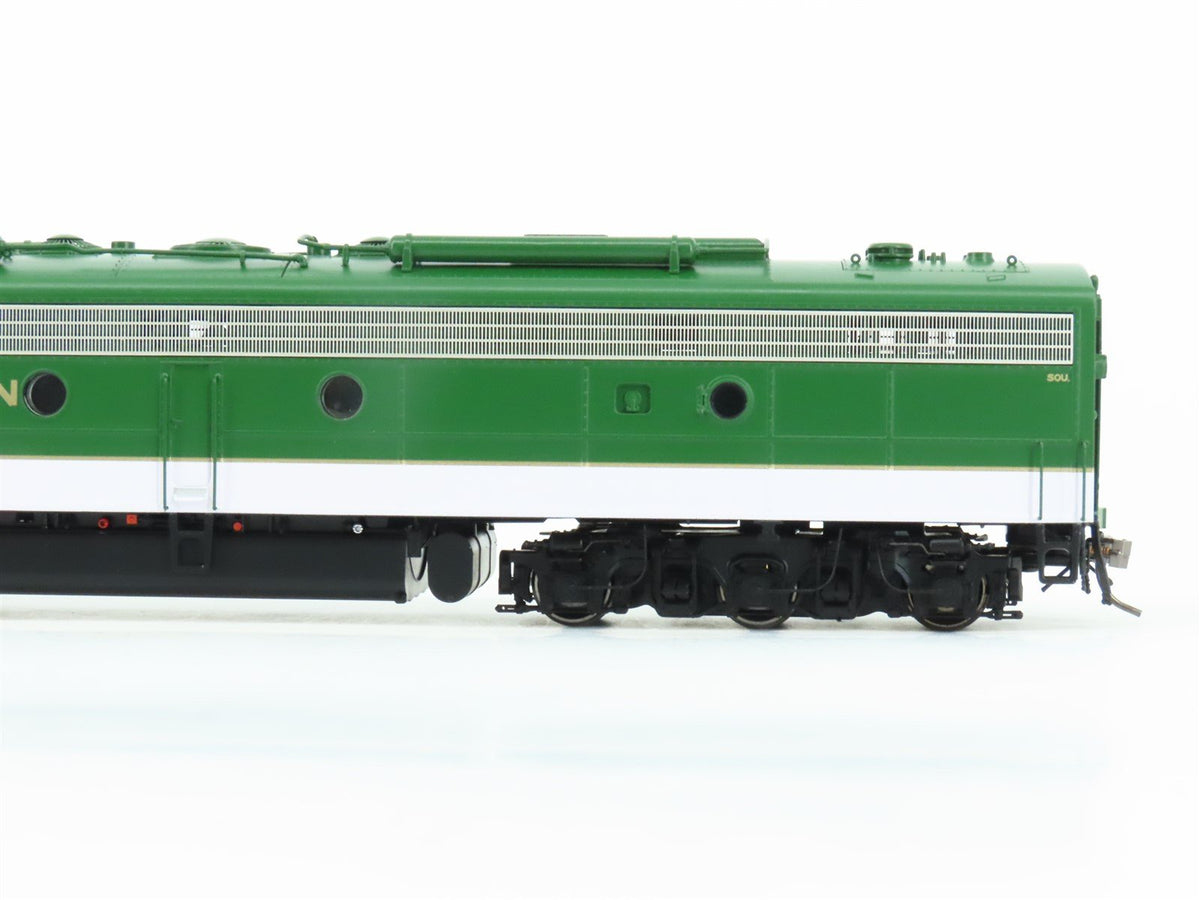 HO Scale Rapido 28037 SOU Southern &quot;Crescent&quot; EMD E8A Diesel #6916F - DCC Ready