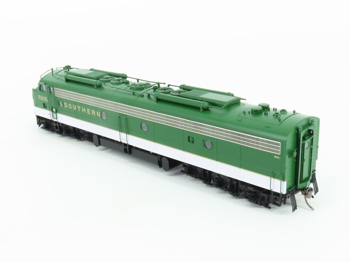 HO Scale Rapido 28037 SOU Southern &quot;Crescent&quot; EMD E8A Diesel #6916F - DCC Ready